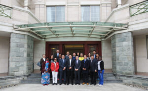 Dr. Reginaldo mostra a sua última visita a China, na Companhia Daosh de Tecnologia Médica em ShangHai