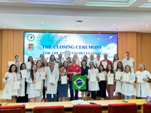 10º Grupo de Estudos da Faculdade EBRAMEC recebe certificação na Universidade de Medicina Chinesa de Shandong